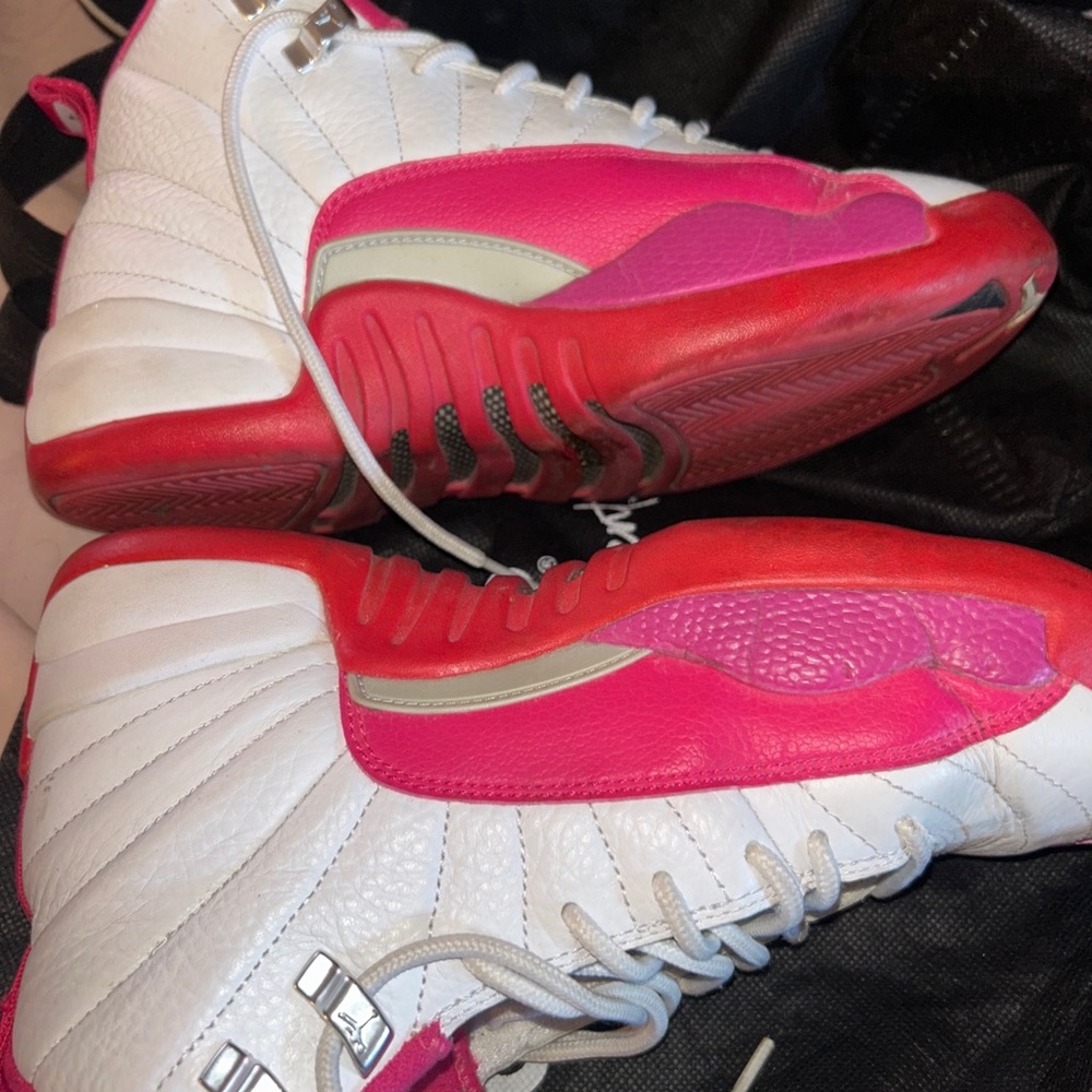 Nike Jordan retro 12 Women's Sneakers - White and Pink